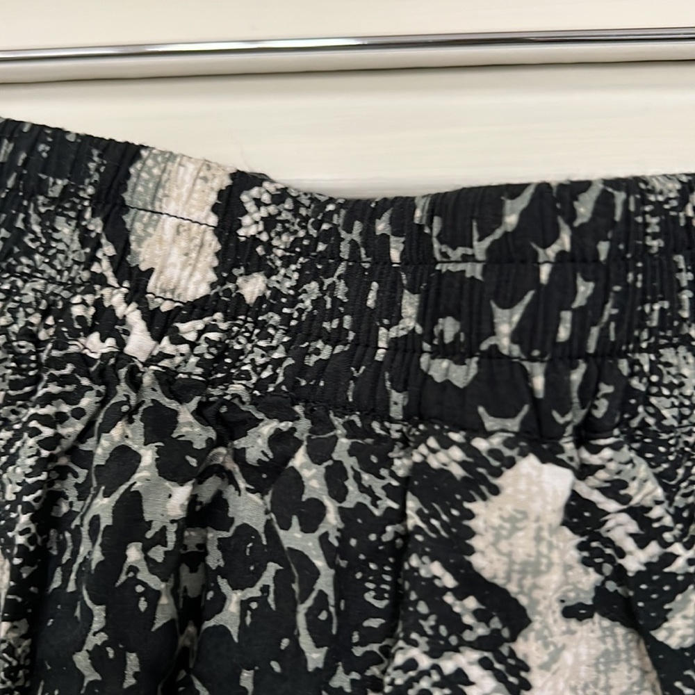 Python Print Mini Skirt, Size Medium. Light Fabri… - image 5